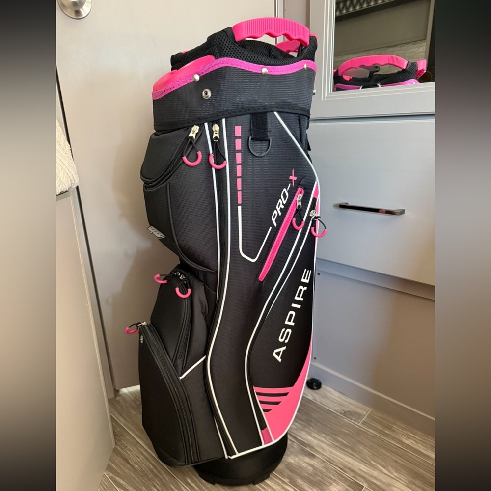 Aspire Pro X Black and Pink Golf Bag and Putter